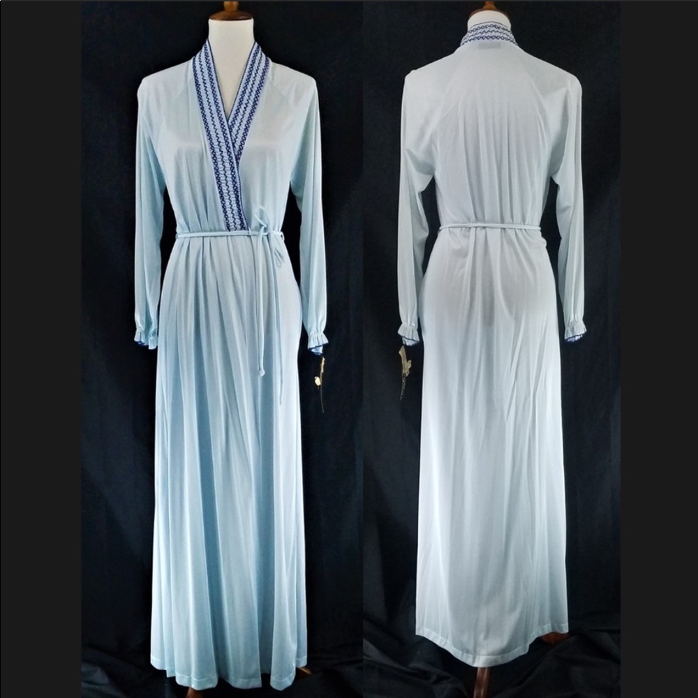Vintage Blue Robe, 70s Vassarette
